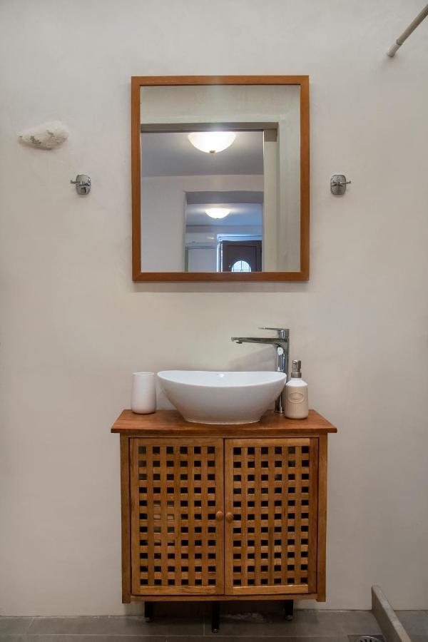 Feneri 3 -Cozy Rustic Apt 20' From Elafonisi Beach Perivolia  Exterior foto